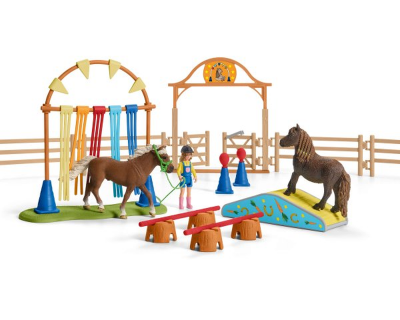 42481 Schleich Farm World Pony agility training